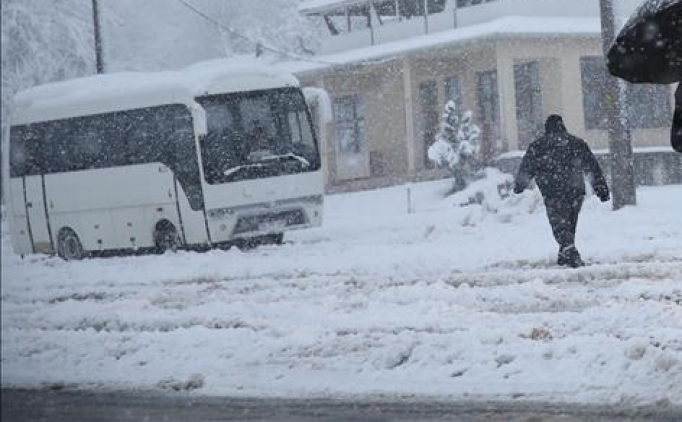 stanbul'da kar nedeniyle okullar tatil edildi mi? Okullar stanbul'da kar tatili oldu mu?